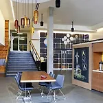 Blueground Lqa Gym Wd Courtyard Games Sea-763